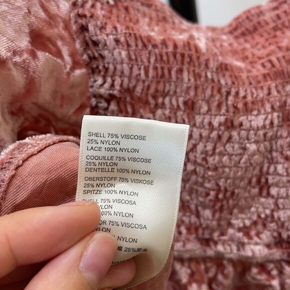 🆕 Free People Yours Truly Velvet Top NWTS! Pink Velvet & Ivory lace - Picture 12 of 12